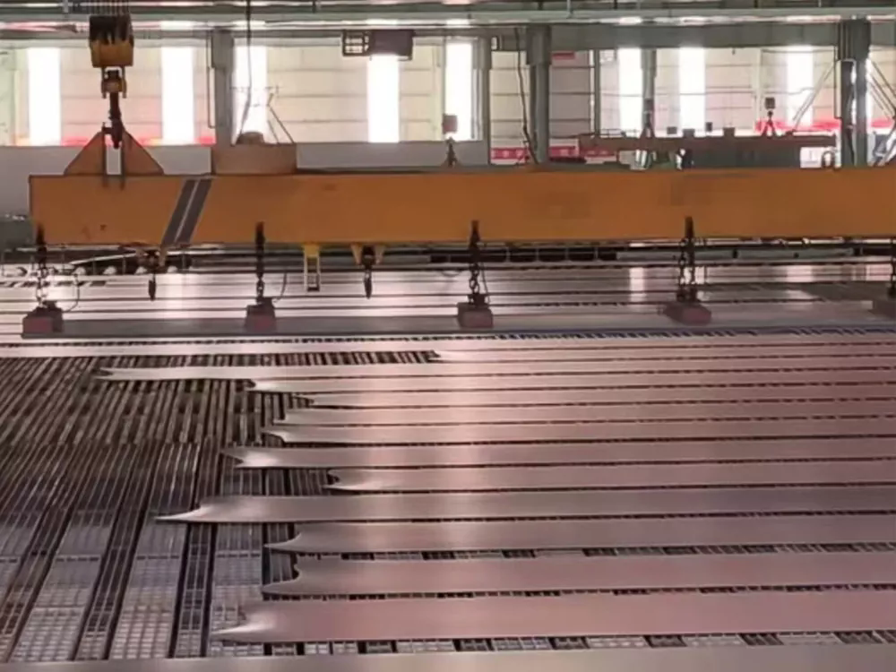 Hur förbättrar en kolstålplatta industriella tillämpningar?